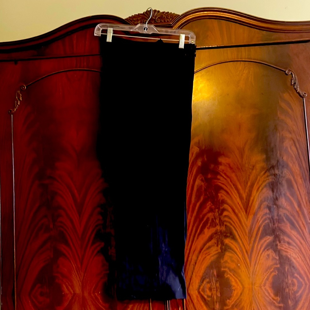 Ann Taylor Loft Stretch black pants. Size 6